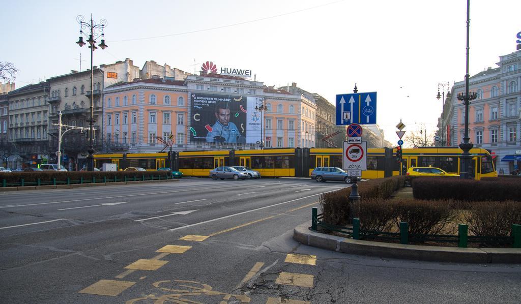 Home, Far Away From Home Budapest Exterior photo
