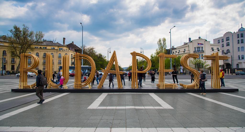 Home, Far Away From Home Budapest Exterior photo